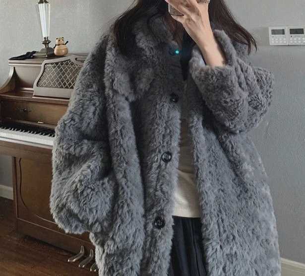 Winter 2025 Loose Fleece Fluffy Long Woolen Coat with A Fashionable LookT251101