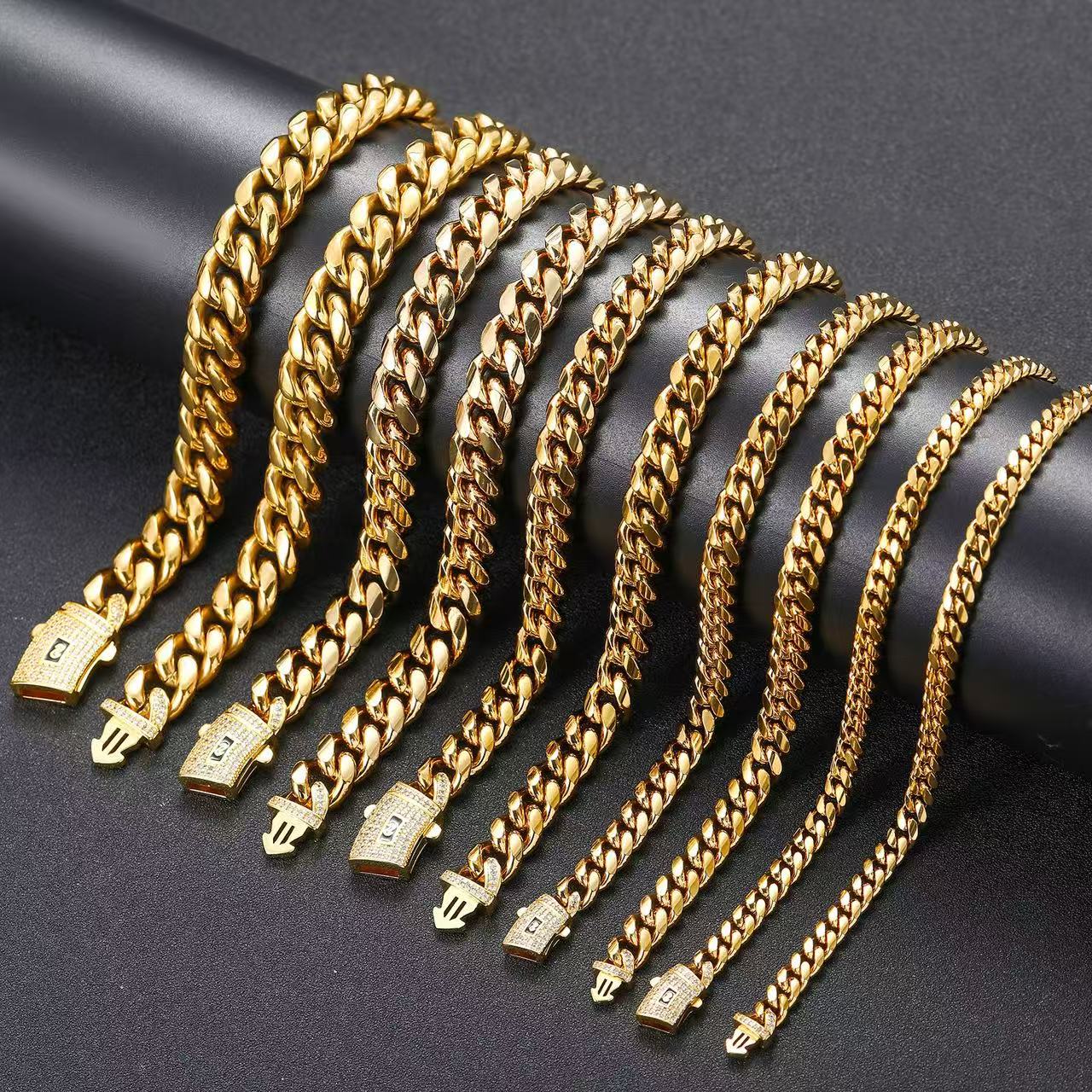 Cuban Link Necklace Iced Out VVS Moissanite Clasp Smooth Cuban Chain Jewelry Cuban Link Chain Necklace Smooth Hip Hop Jewelry High Quality 14K Monaco 