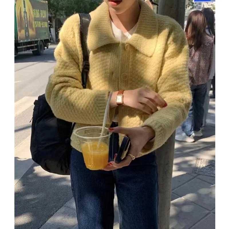 Fashion Lapel with Pockets Sweater Jacket for Women Autumn New Loose Fit Outerwear Button Long Sleeve Knitwear Cardigan TopT251101