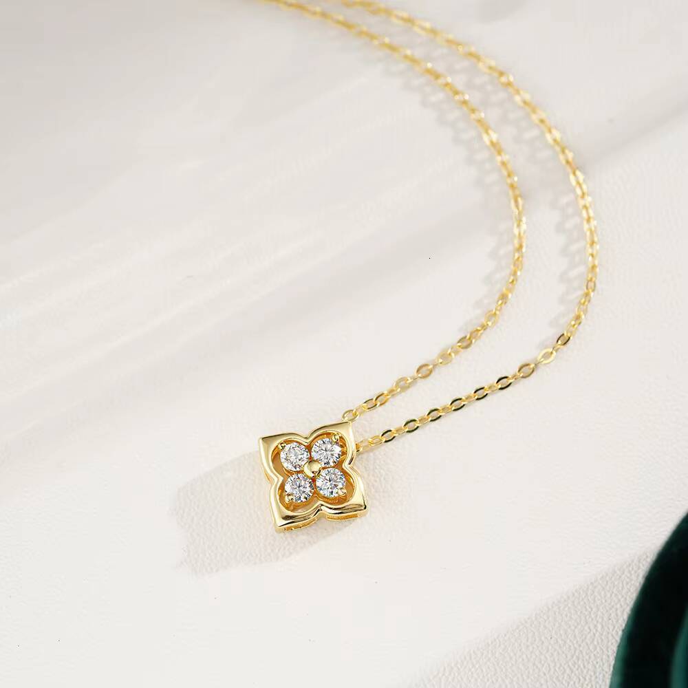 14K Gold Plated 925 Sterling Silverclover Pendant with Four Leaf Clover Moissanite Pendant Necklace Jewelry Set for Women
