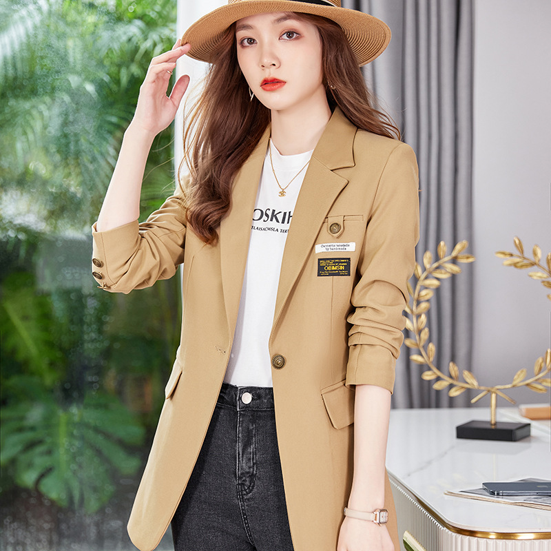 X331Autumn Essentials: Chic Black Casual Blazer for Women with Slimming Cut & Larger Sizes Available