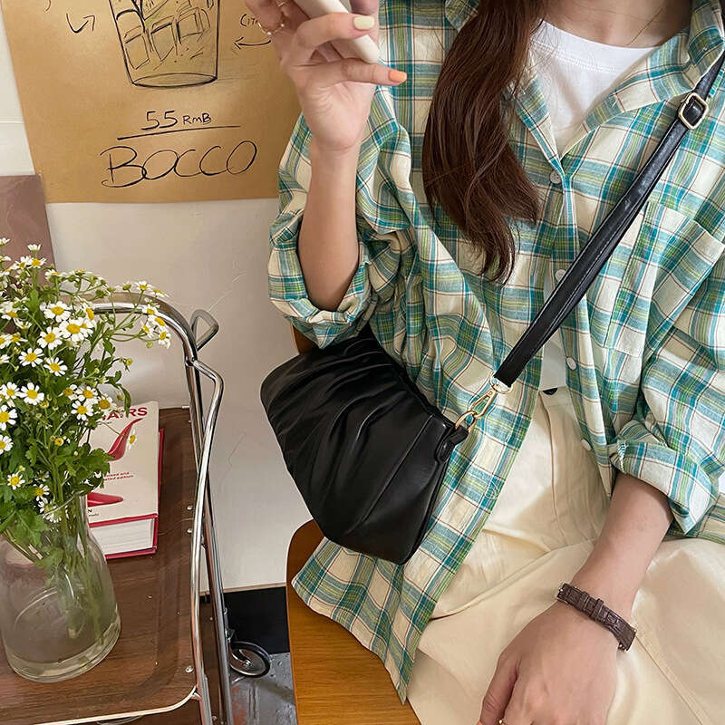 2025 NEW Women's Summer 2025 New White Folded Cloud Underarm with a Unique and Versatile Texture, Single Shoulder Crossbody Bag