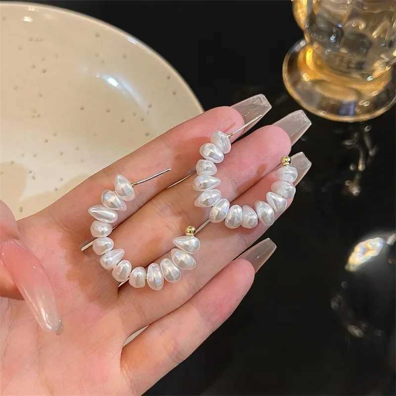 LATS 2022 New C-shaped Pearl like Earrings Fashion Design High end Ring Earrings Womens Fashion Jewelry Elegant Gifts Y250401