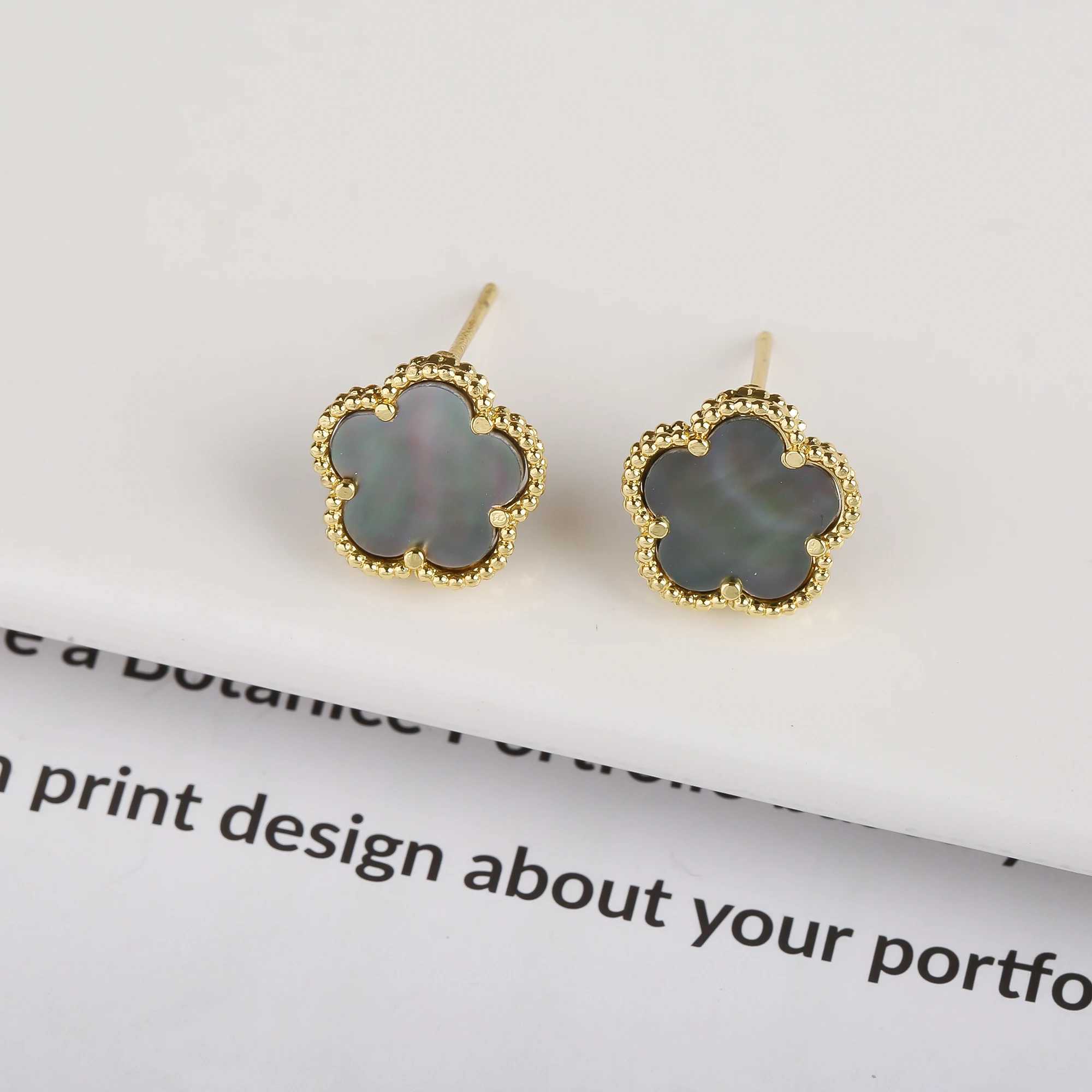 Black Pearl Shell New Stone Earrings Womens Five Leaf Flower Plant Plum Blossom Jewelry High Quality Gold Plated Clover Y250401