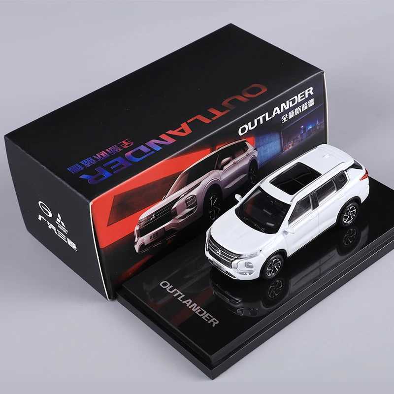 On sale 1 64 Outlander black/white alloy model car Z250402