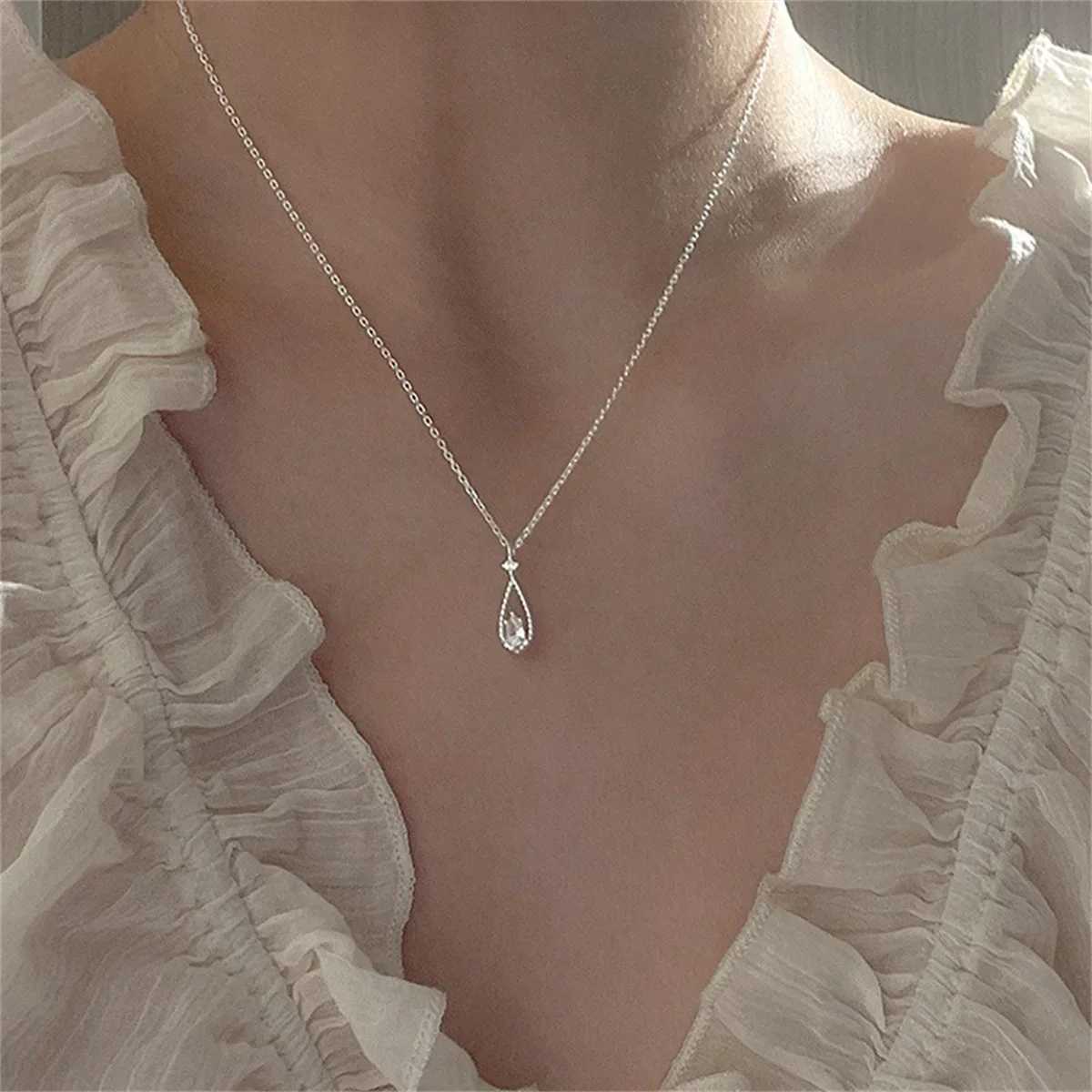 Vintage Shining Zircon Water Drop Pendant Necklace For Women Minimalist Waterdrop Clavicle Chain Choker Wedding Party Jewelry Z250402