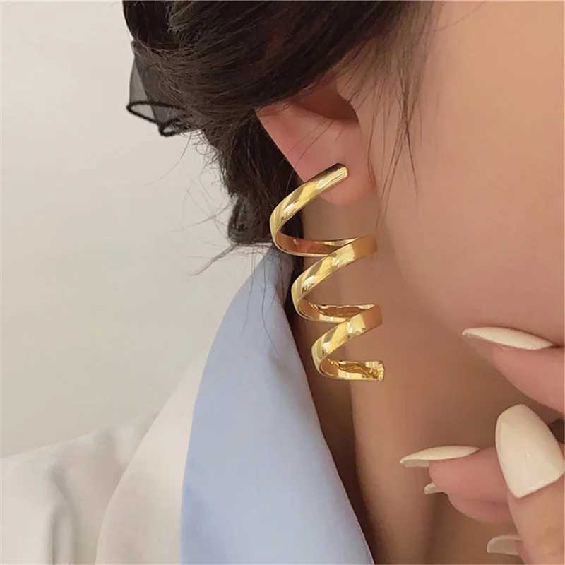 Metal Geometric Hollow Screw Earrings Fashion Jewelry Gifts Y250401
