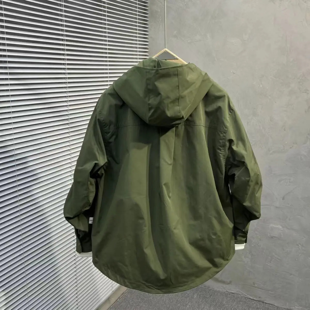 Fahsion Spring Autumn Thin Outdoor Jackets Men Muti Pockets Hooded Cargo Jacket Vintage Windbreaker for Men Outerwears 251029