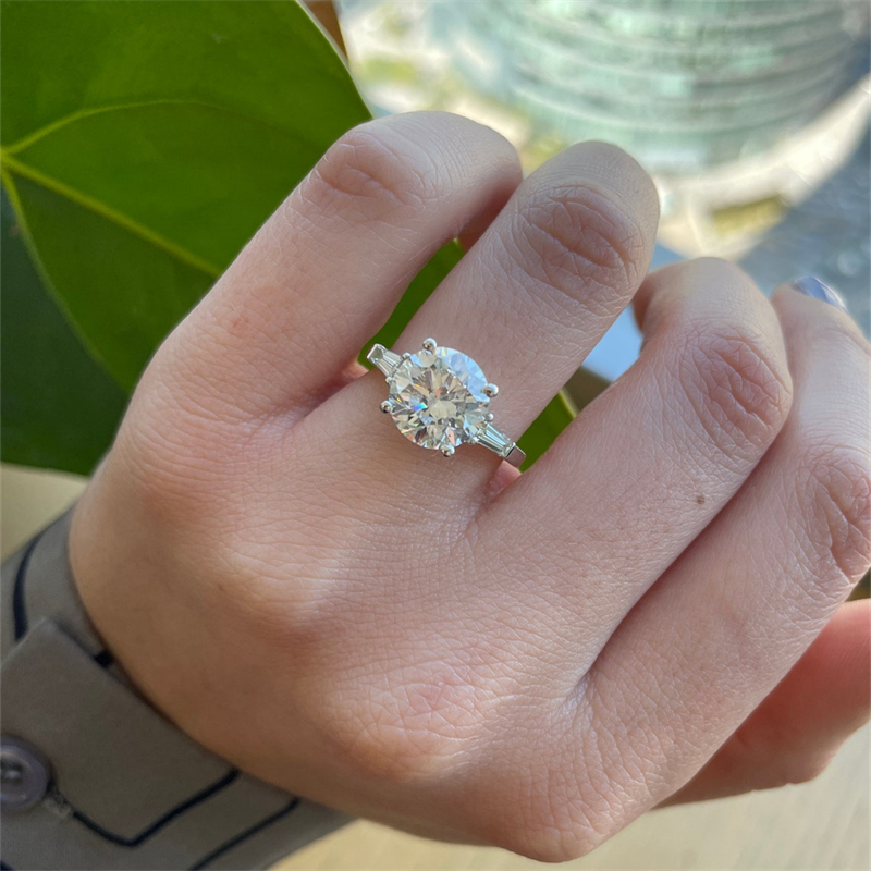 Fine Jewelry 14K White Gold Classical Design Ring 3.0 Carat Round Lab Grown Diamond With Baguette IGI Certificate Womens Engagement Ring E VS1