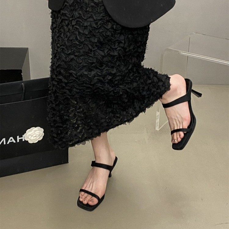 Slippers with fine heels free Shipping Designer Slipper Square sandals One word with cool slippers Women wearing high heels sandals outside 2025