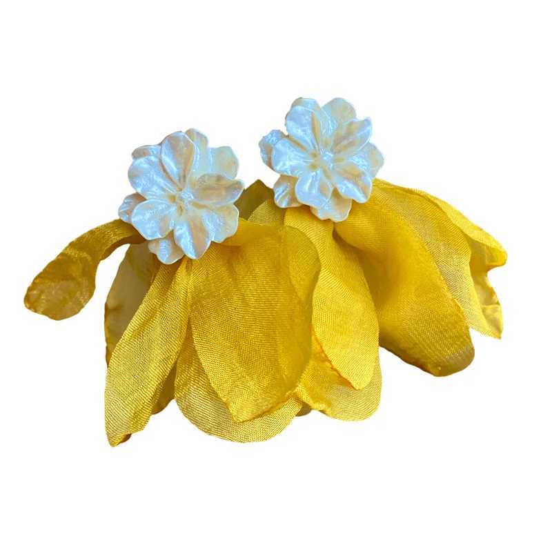 2025 New Arrival Light Luxury Sweet Resin Flower Fabric Tassel Dangle Earrings For Women Fashion Cute Elegant Jewelry Gifts Y250401