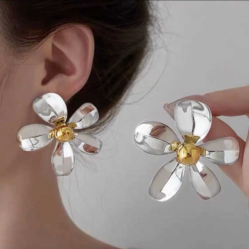 Xiaoluoke Metal Geometric Sunflower Earrings European and American Style Large Earrings Party Travel Jewelry Y250401