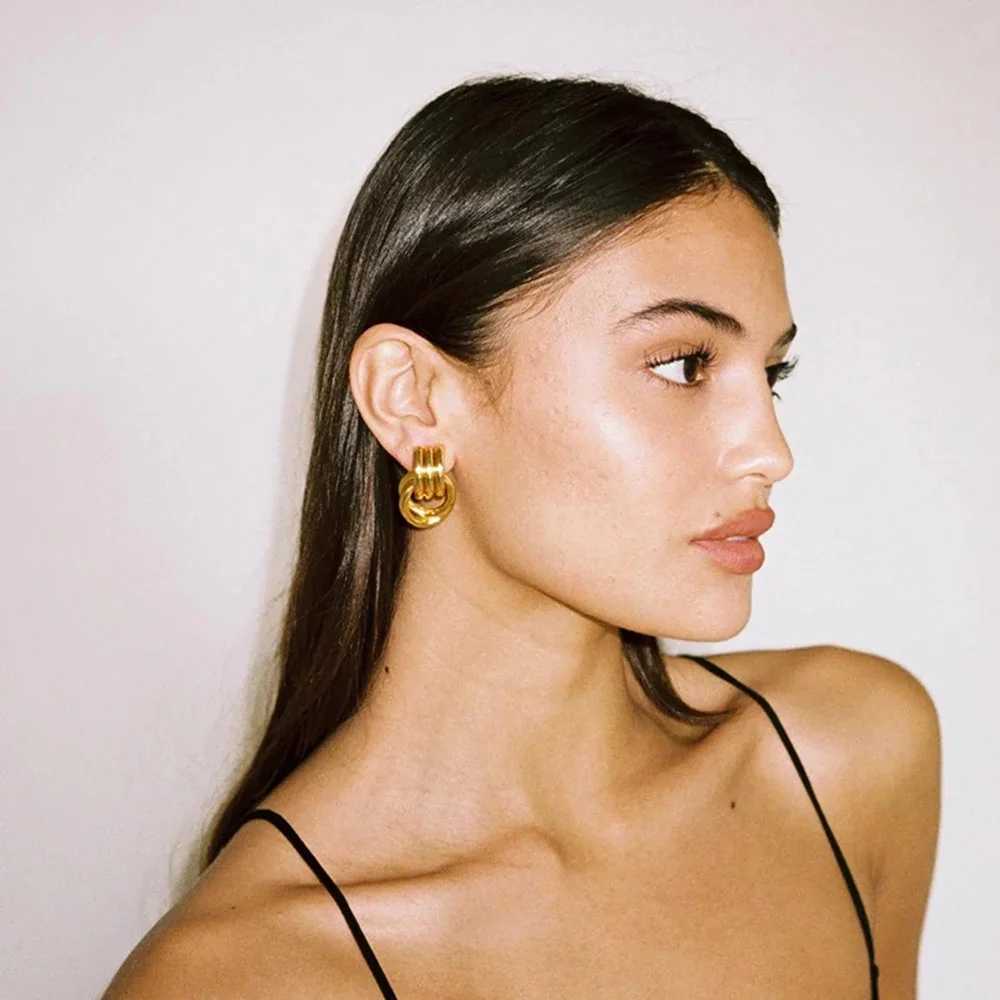 Fashionable stainless steel multi-layer circular twisted knot earrings suitable for womens textures mixed colors gold-plated statement Bijoux earrings