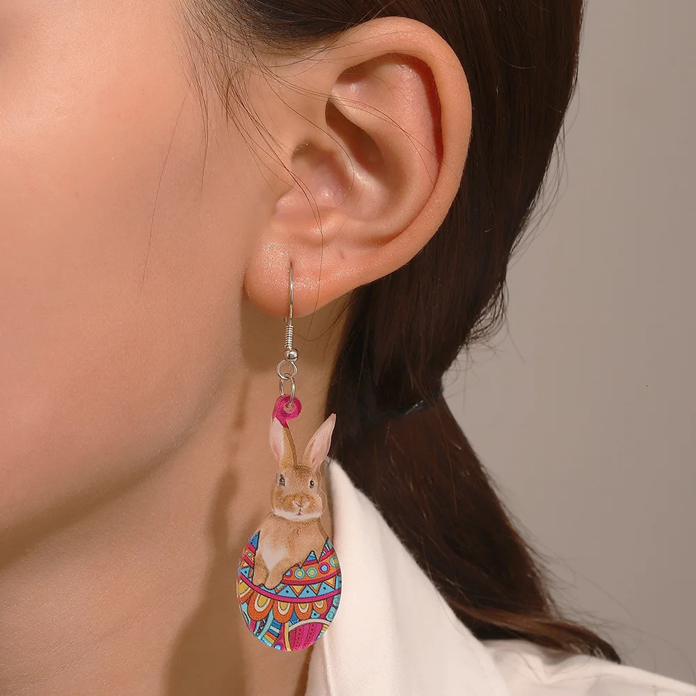 1 Pair Acrylic Santas Hat Frog Earrings Cartoon Figure Ear Pendants for Women Ear Rings Merry Christmas Festival Party Gifts 251031