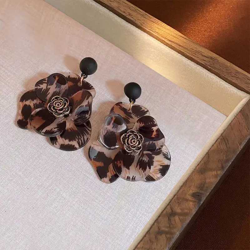 Light Luxury Retro Exaggerated Leopard Print Large Flower Dangle Earrings For Women Fashion Elegant Jewelry Party Gifts Y250401