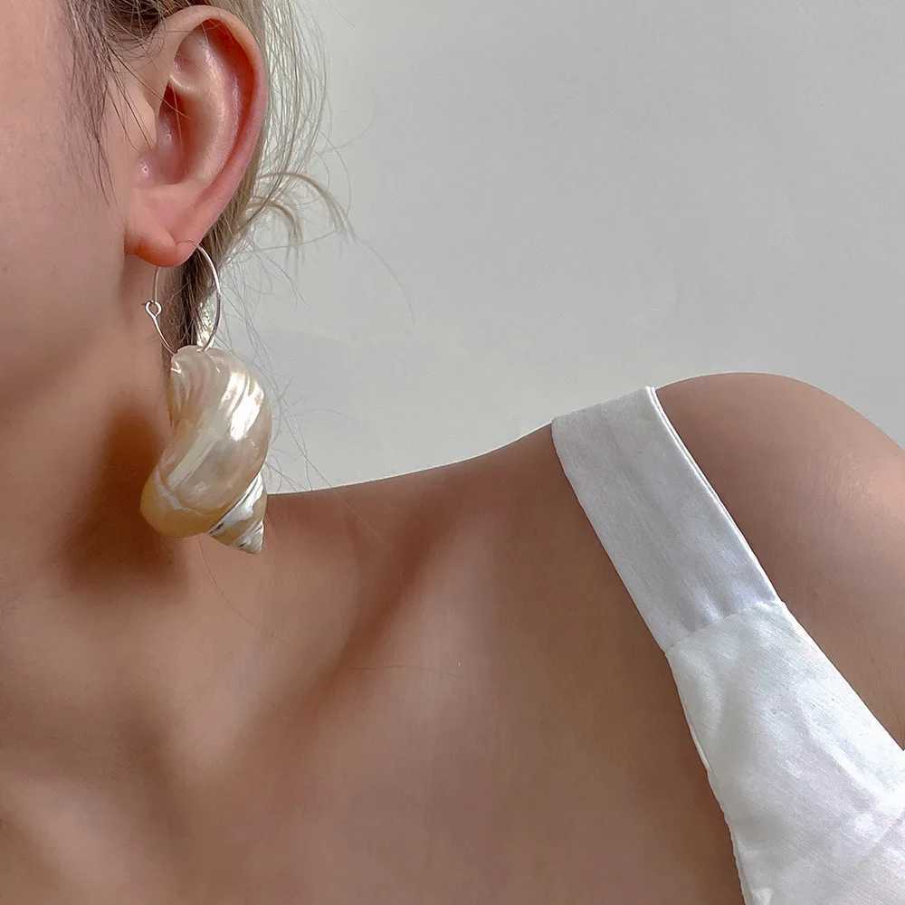 Simple Design Sense Natural Ring Spiral Earrings French Retro Baroque Exaggerated Womens Accessories Y250401