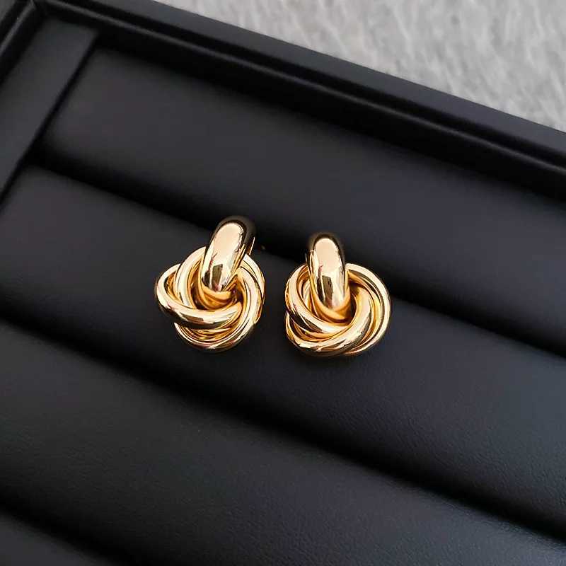 Round wrapped metal stud earrings luxurious high perception hour design wholesale of womens temperature earrings Y250401