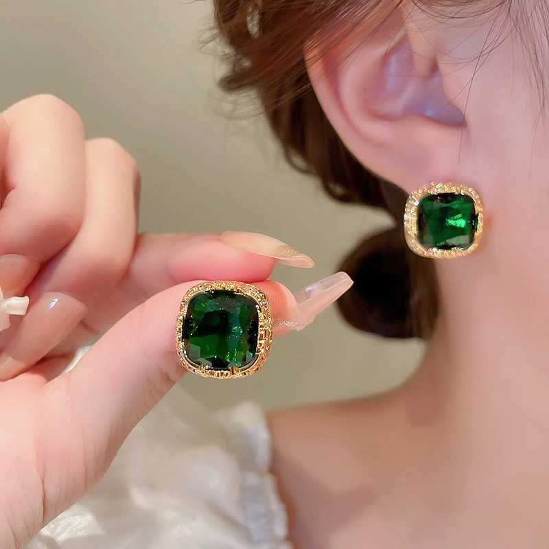 Vintage green zircon crystal earrings womens geometric square stud earrings luxury designer jewelry party and wedding Y250401