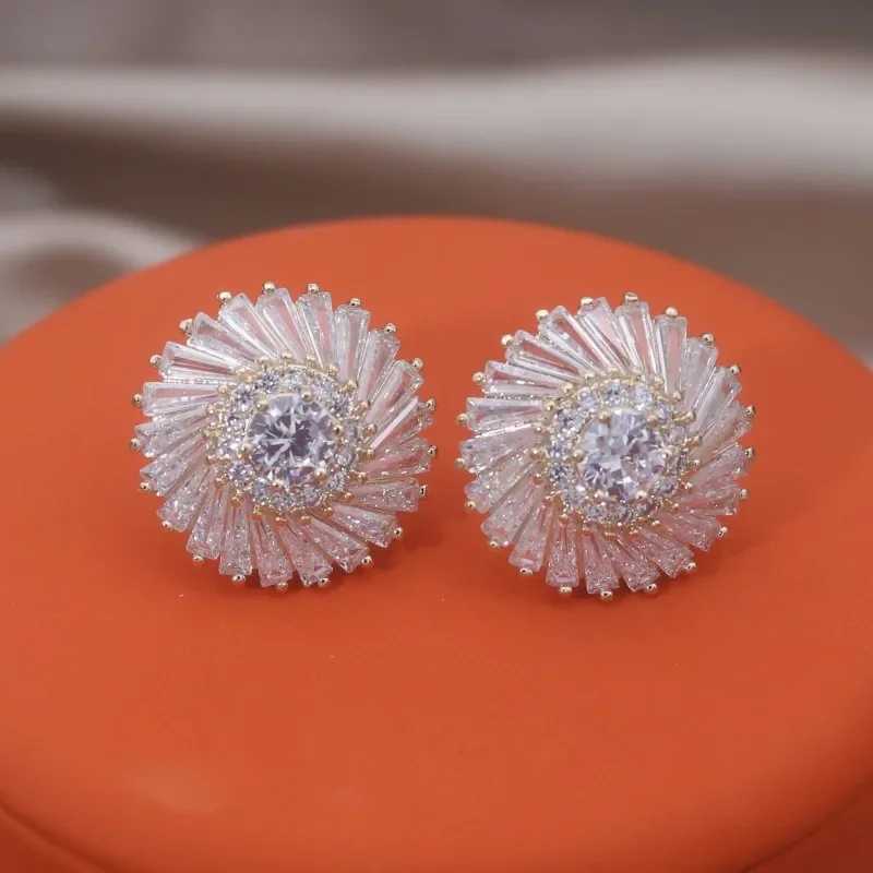 Korean New Design Fashion Jewelry Luxury Copper Set Zircon Round Earrings Elegant Womens Party Accessories Y250401