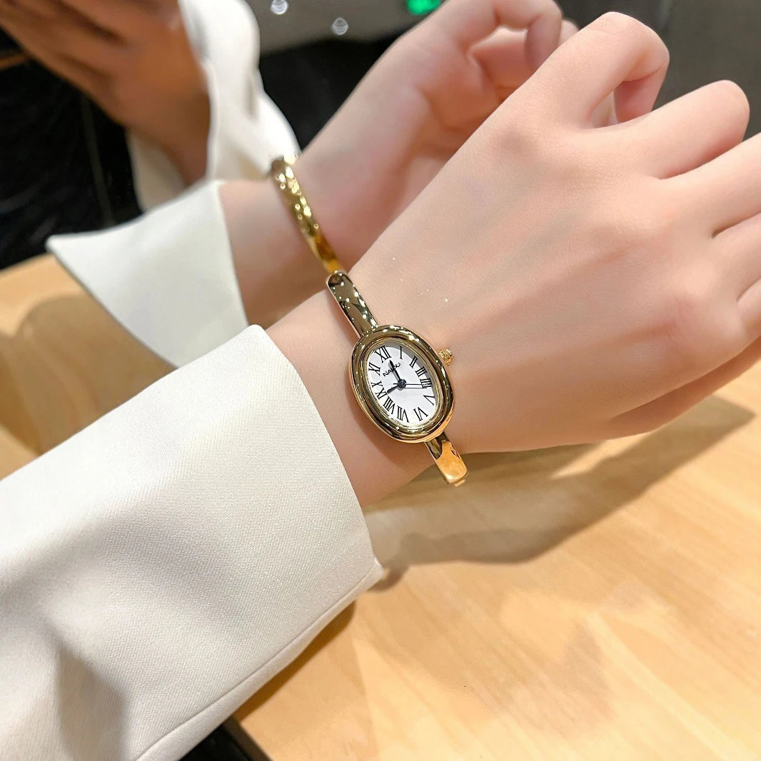Elegant Womens Oval Vintage Quartz Analog Watch Fashionable Watch Band Box Included Perfect Gift Stylish Jewelry Accessory 251031