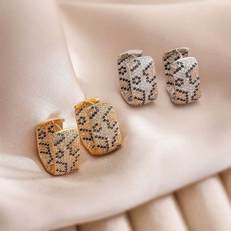 Hecheng Leopard Design Square U-shaped earrings with AAA cubic zirconia earrings Exaggerated Jewelry 1 pair Y250401
