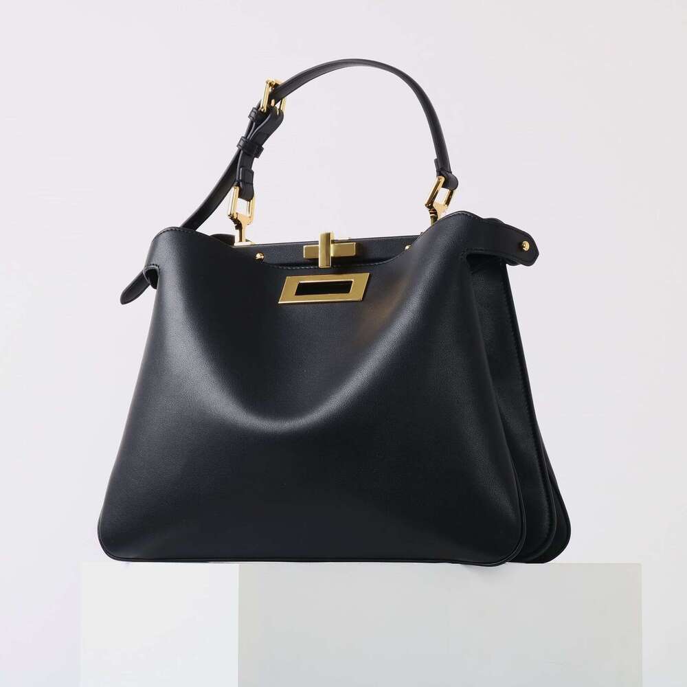 Luxury Bag Designer New Metal Lock Women's Tote Niche High-end Leather xiekua One Shoulder Tote Bag