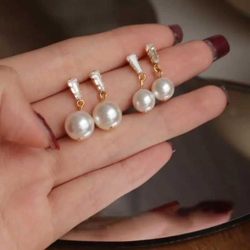 2025 New Arrival Simple And Exquisite Imitation Pearl Stud Earrings For Women Fashion Cute Sweet Crystal Jewelry Party Gifts Y250401