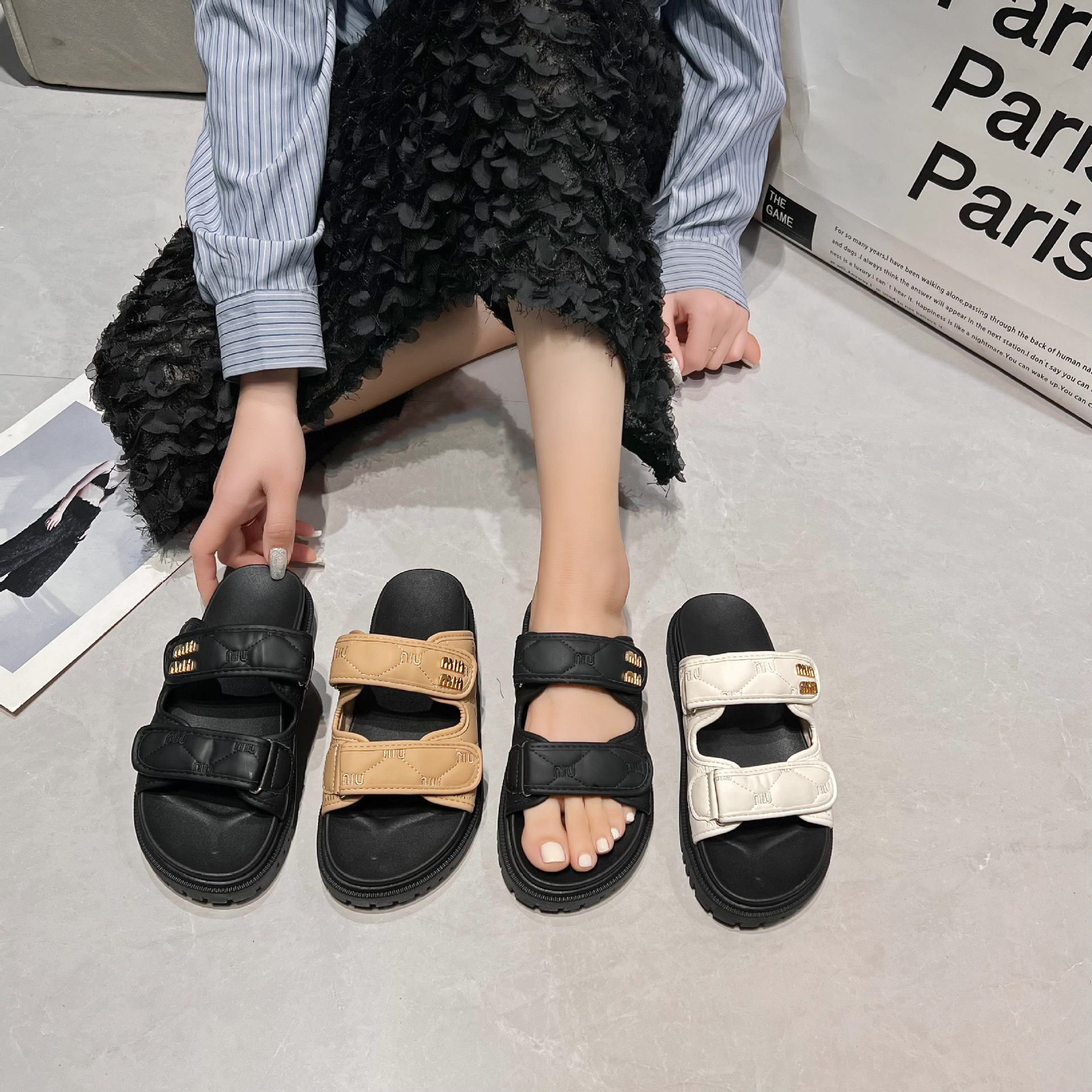 Hot new free shipping deisgner sandals for womens flat sandals black beige khaki Summer new outdoor casual sandals