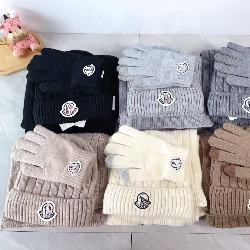 Monclair Hat Beanie Designer Beanie Baseball Hat for Man Woman Autumn Winter Correct Letter Hat Scarf Gloves Threepiece Set Thickened Warm Twist Pattern