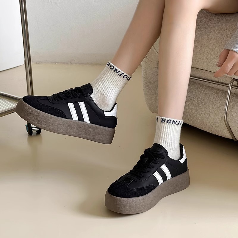 designer shoes 2025 Women's thick-soled white sneaker Fashionable casual board shoes wedge sole single shoes inspired
