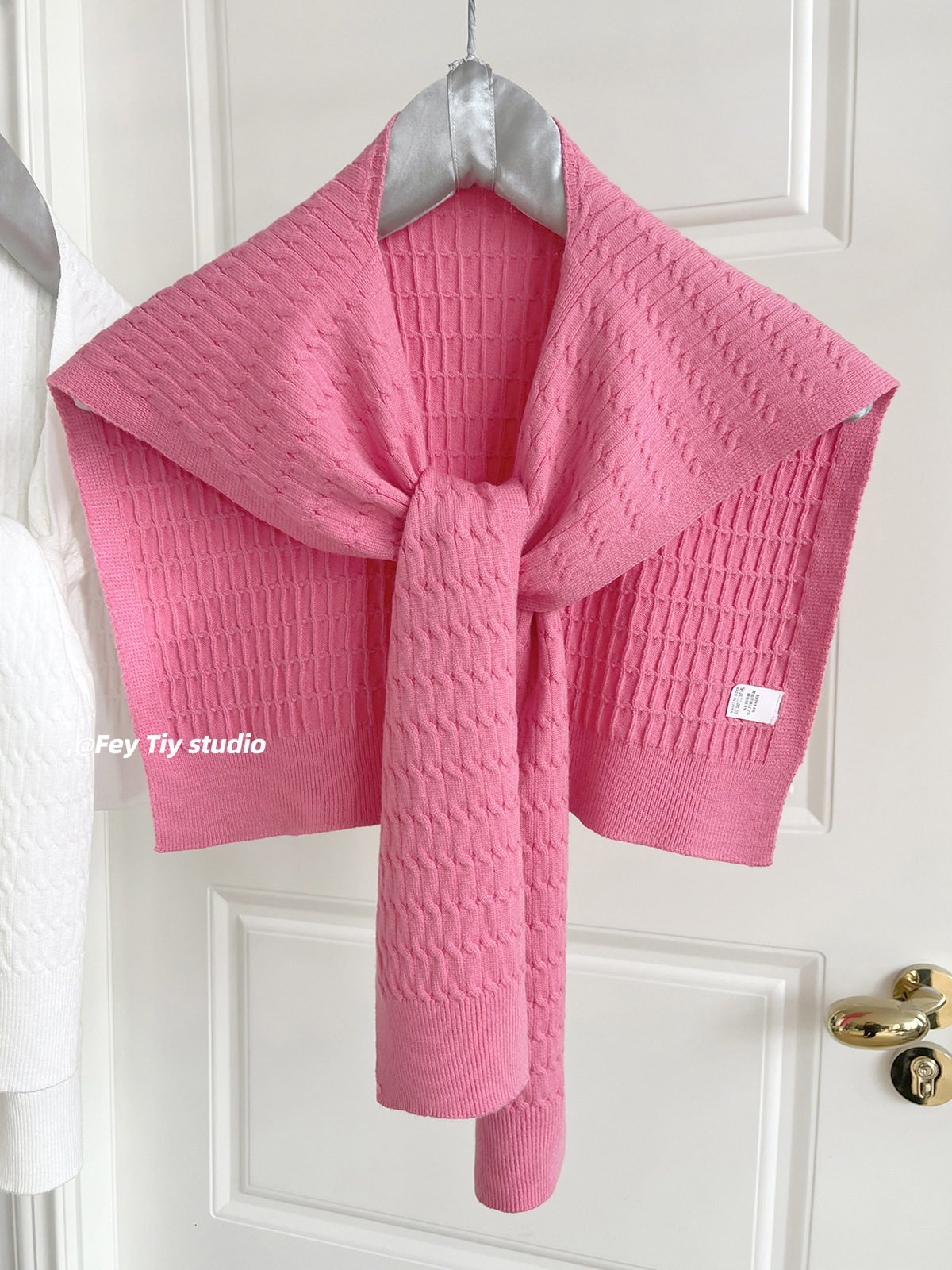 K288 Classic cable knitted warm outer shawl layered fashionable solid color wool knotted waistcoat spring and summer
