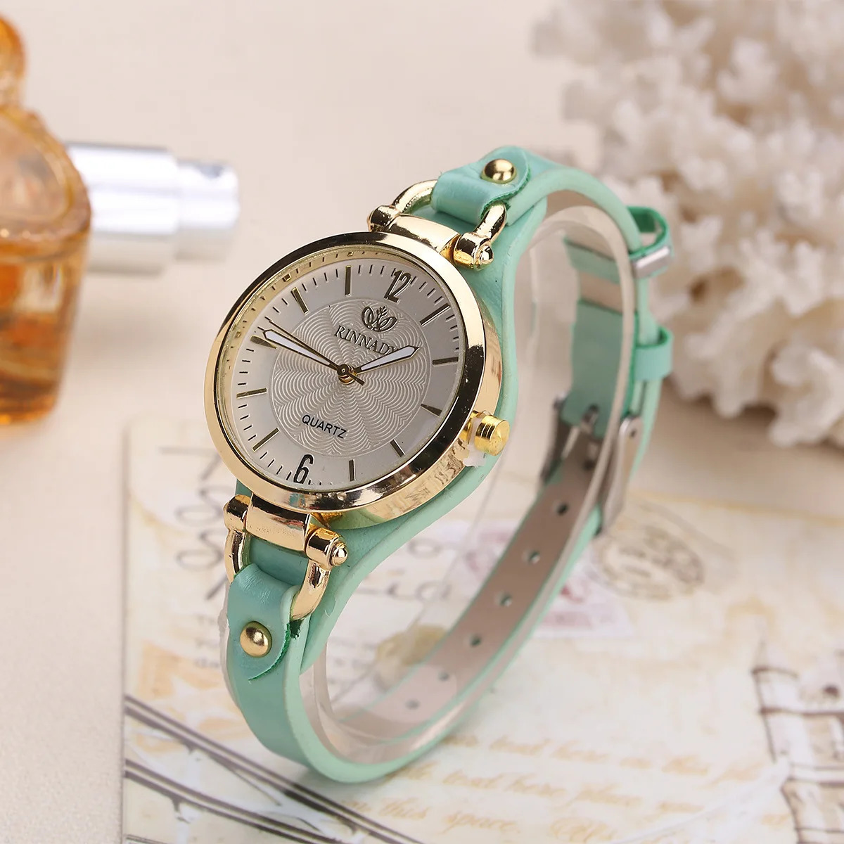 Womens Fashionable Minimalist ious Quartz Watch Leather Dial 251031