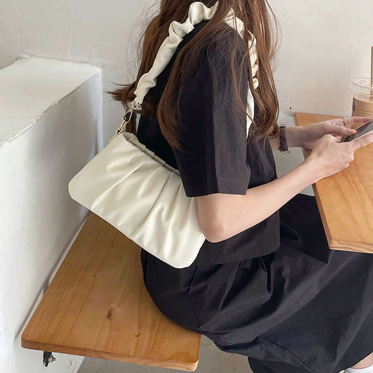 2025 NEW Women's Summer 2025 New White Folded Cloud Underarm with a Unique and Versatile Texture, Single Shoulder Crossbody Bag