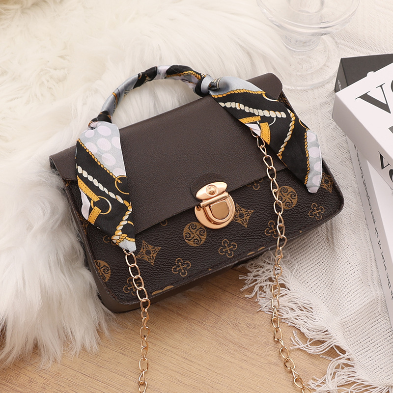 Designer Free Shipping Women's Handbag New Fashion Printed Small Square Bag Silk Scarf Chain 2025s Hot