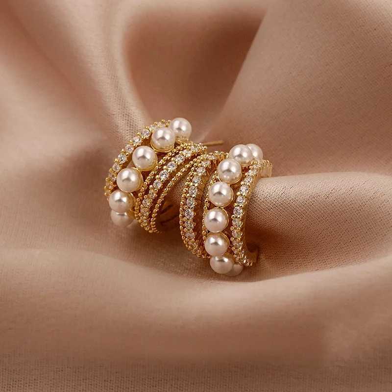 2022 New Korean Geometric C-shaped Imitation Pearl Stud Earrings For Women Fashion Simple Crystal Jewelry Gifts Y250401