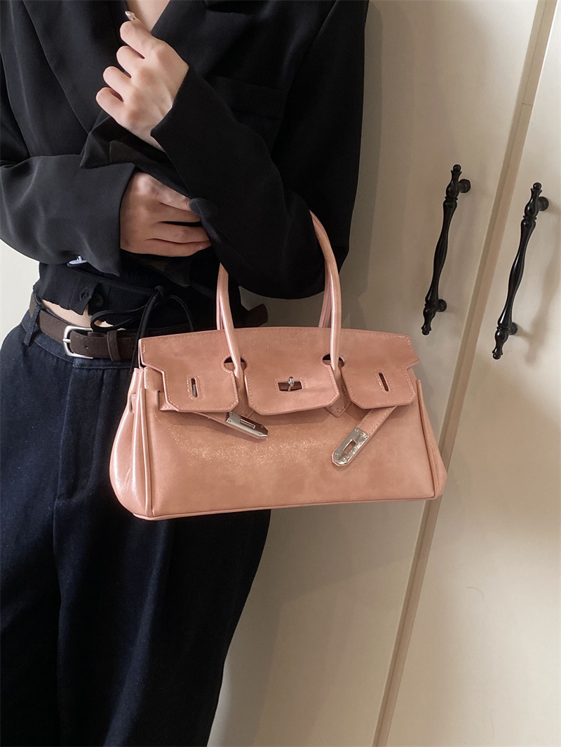 Trendy Clutch Bags: Suitcase Shape Mini Lage Bag For Women New Free Delivery Designer Bag