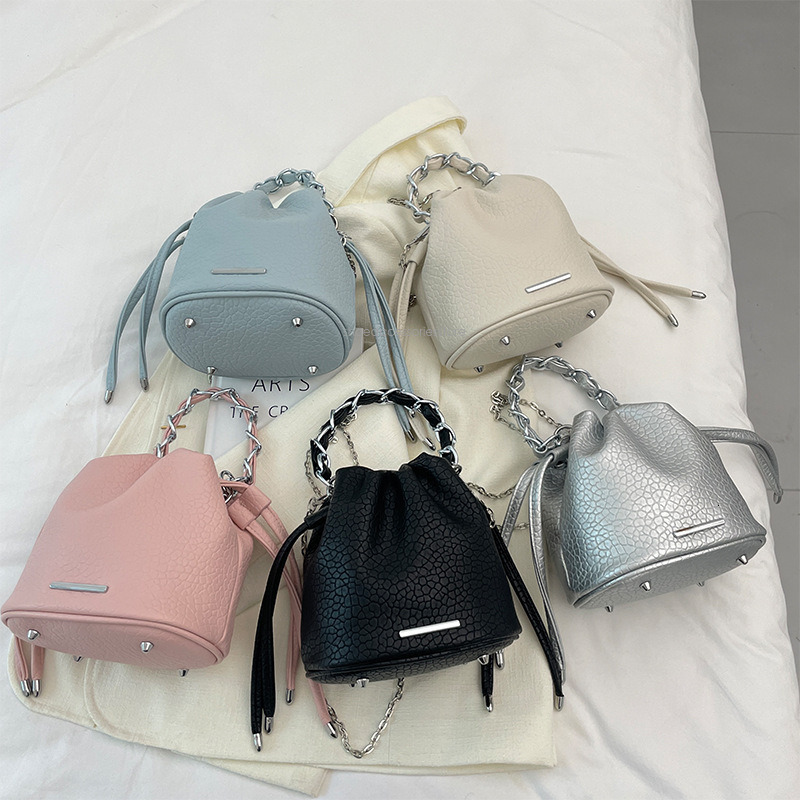 New Free Shipping Designer Bag Chain Bucket Hand-held Shoulder For Women's Summer 2025 New Niche Design, High-end And Versatile Commuting Crossbo