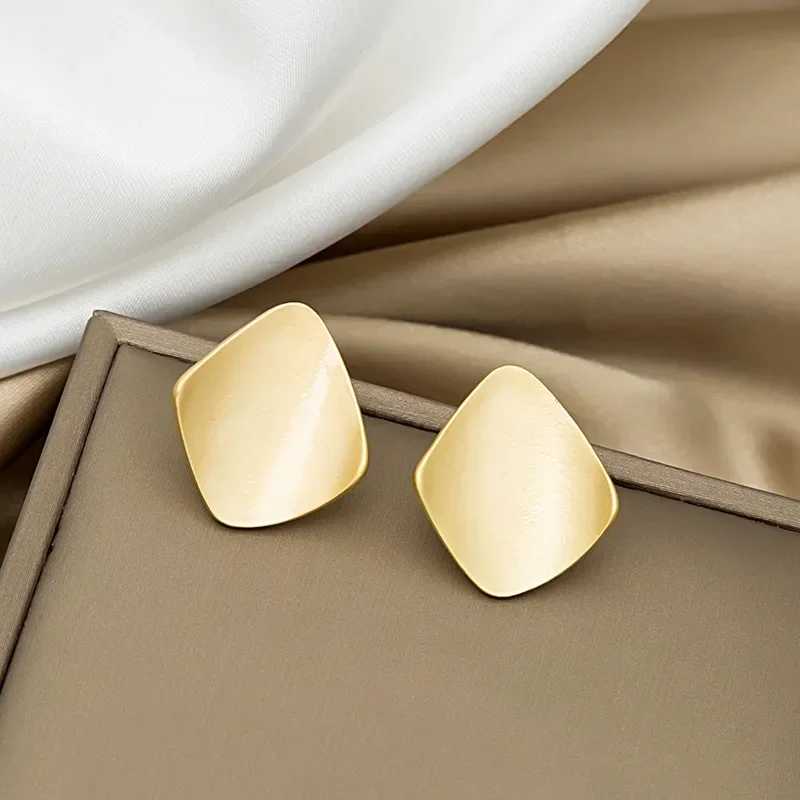 Matte Minimalist Square Retro Hong Style New Trendy Earrings and Stylish Ear Studs Jewelry Gift Luxury Earings For Women Y250401