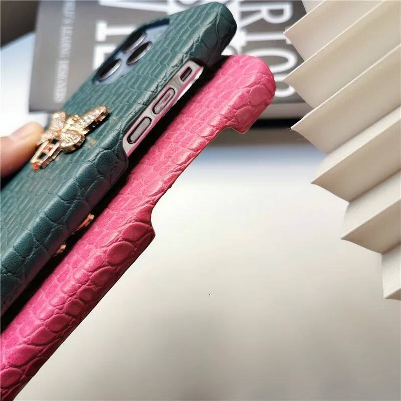 Animal Leather Diamond Bee Female Hard Half Pack Case For 15 14 11 12 13 Pro Max Iphone Cover Fundas