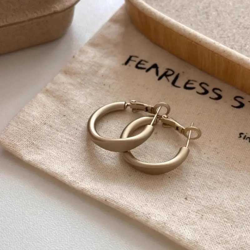 South Korea Simple Cold Wind Matte Metal Temperament Hoop Earrings For Women Fashion Simple Jewelry Accessories Party Gifts Y250401