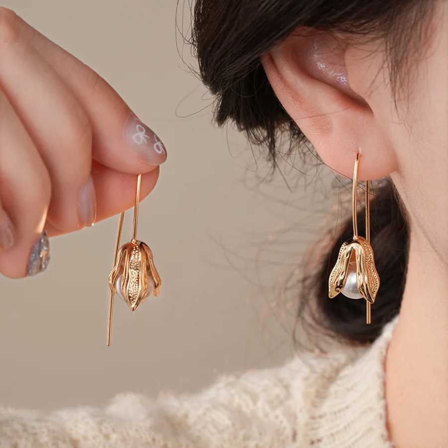 Light Luxury Niche Design Elegant Imitation Pearl Flower Bud Dangle Earrings For Women Fashion Sweet Metal Jewelry Party Gifts Y250401