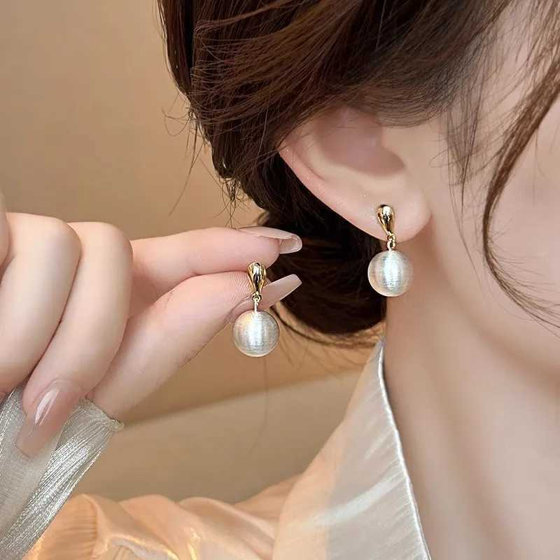 French Style Light Luxury Elegant Niche Design Sense Metal Frosted Brushed Ball Stud Earrings Fashion Women Metal Jewelry Gifts Y250401