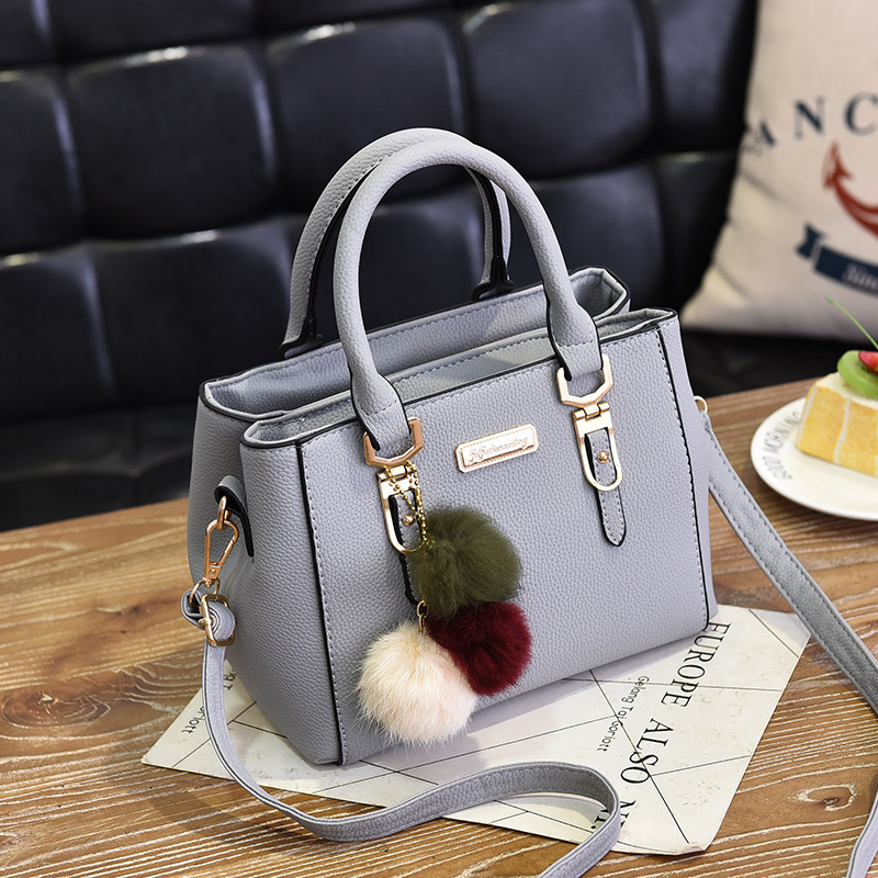 Designer Handbag Women's New Fashion Single Shoulder Bag Double Large Capacity Hairball