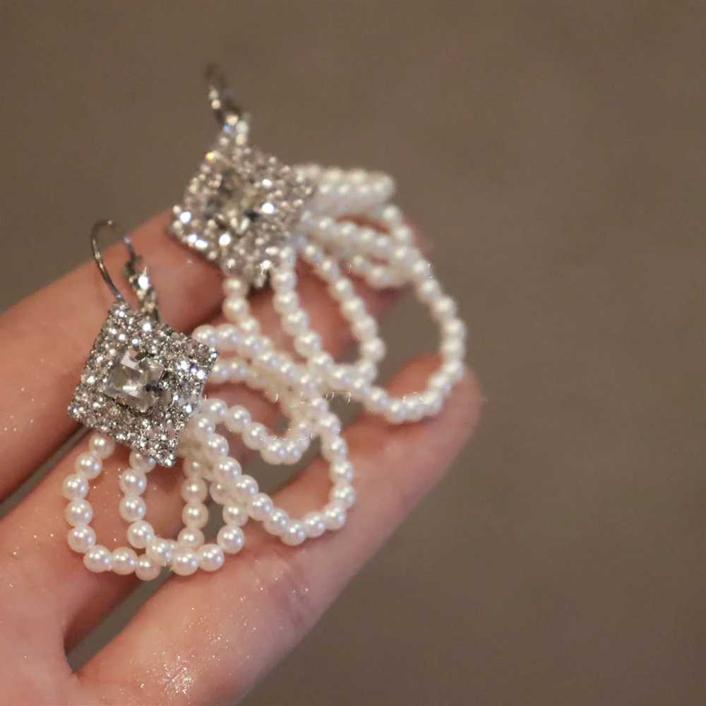 French Vintage Exquisite Imitation Pearl Crystal Hoop Earrings For Women Fashion Elegant Geometry Jewelry Party Gifts Y250401