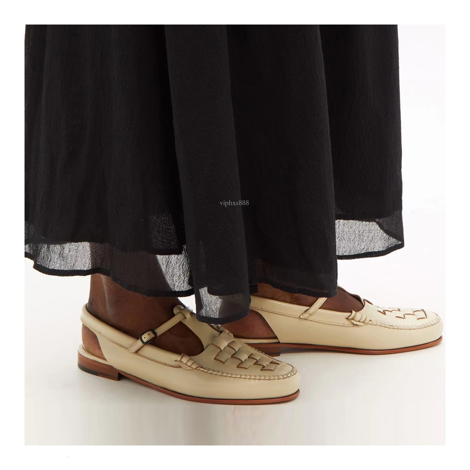 New Designer Sandals With Free Shipping 2025 Spring/summer New Fashion Breathable Sandals Lightweight Flat Heel Buckle Casual One Belt French Women�