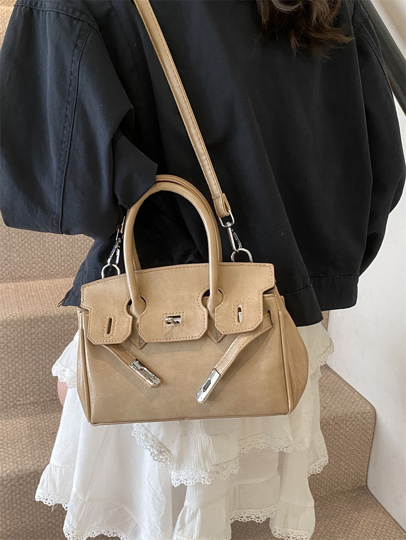 Trendy Clutch Bags: Suitcase Shape Mini Lage Bag For Women New Free Delivery Designer Bag