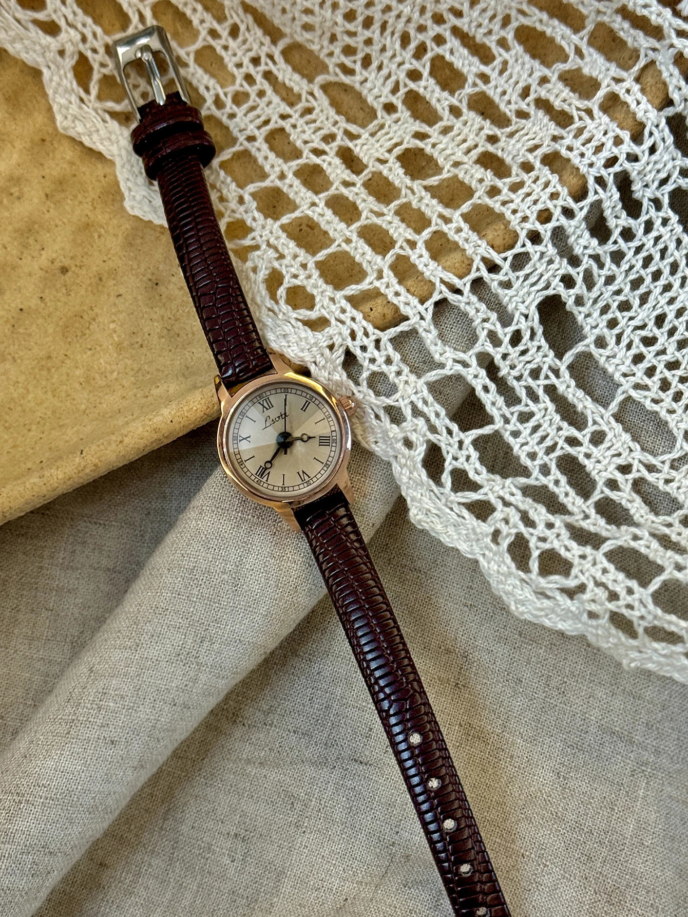 1pc Retro Leisure Elegant Women Coffee Brown Leather Strap Watch Small Exquisite Round Dial With Rhinestone Decor Suitable F 251031