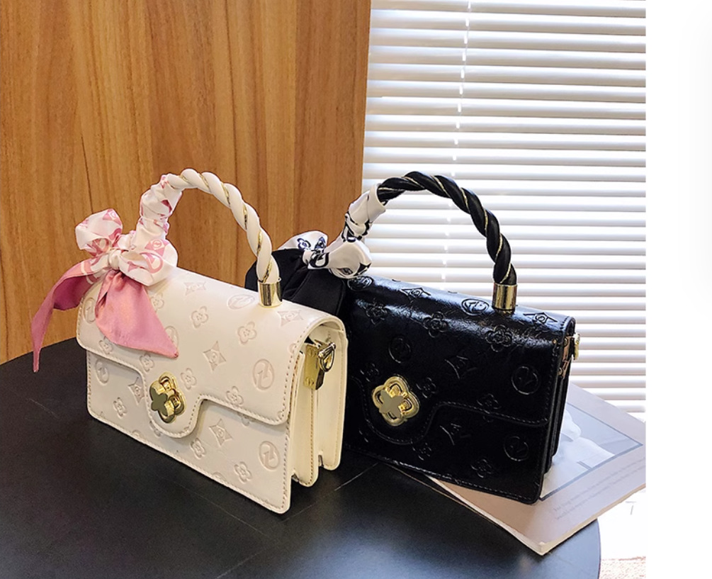 Free shipping 2025 new design Shoulder Bag lady Stylish and versatile flower square handbag pink women crossbody bag