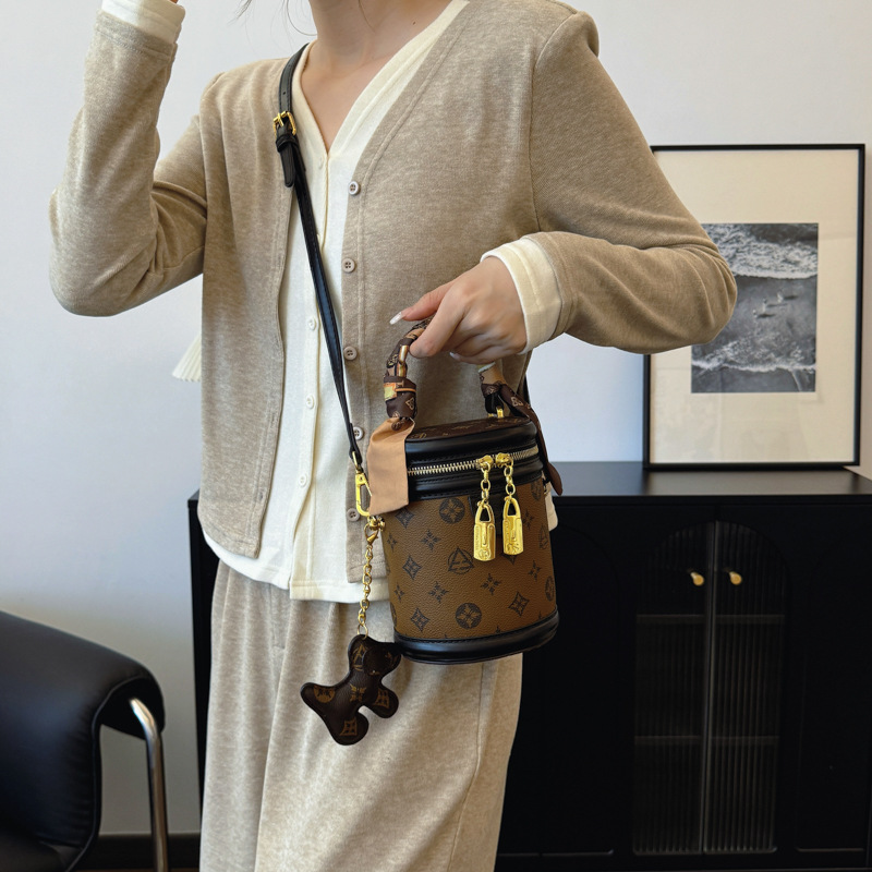 Free shipping women's cylinder bag Small bag women's new fashion senior cylindrical one-shoulder bucket crossbody bag 2025