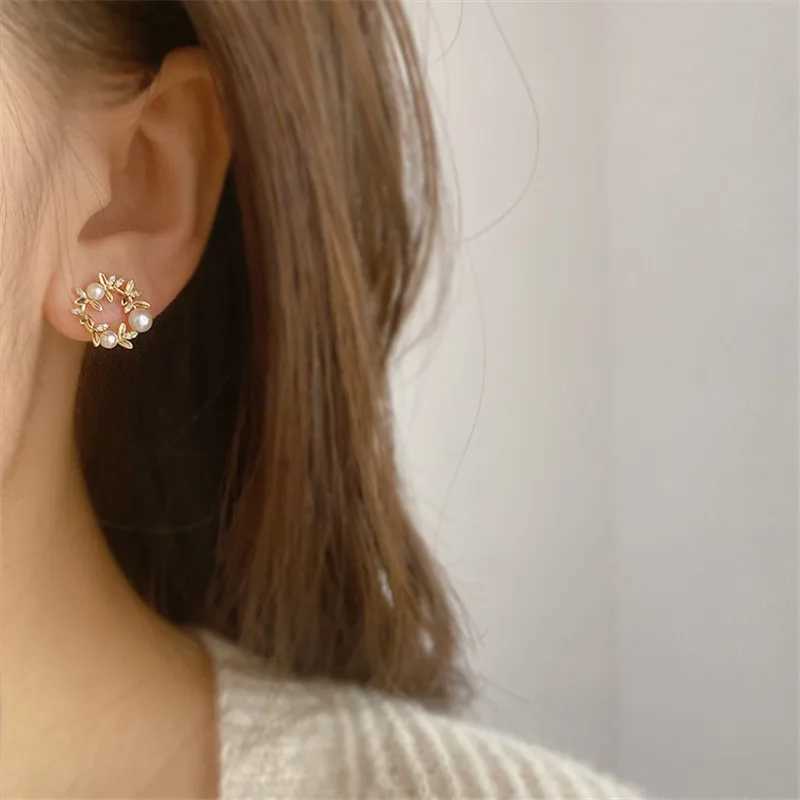 S925 silver plated 18K gold olive leaf flower pearl zircon stud earrings for women vintage French high-end banquet jewelry Y250401